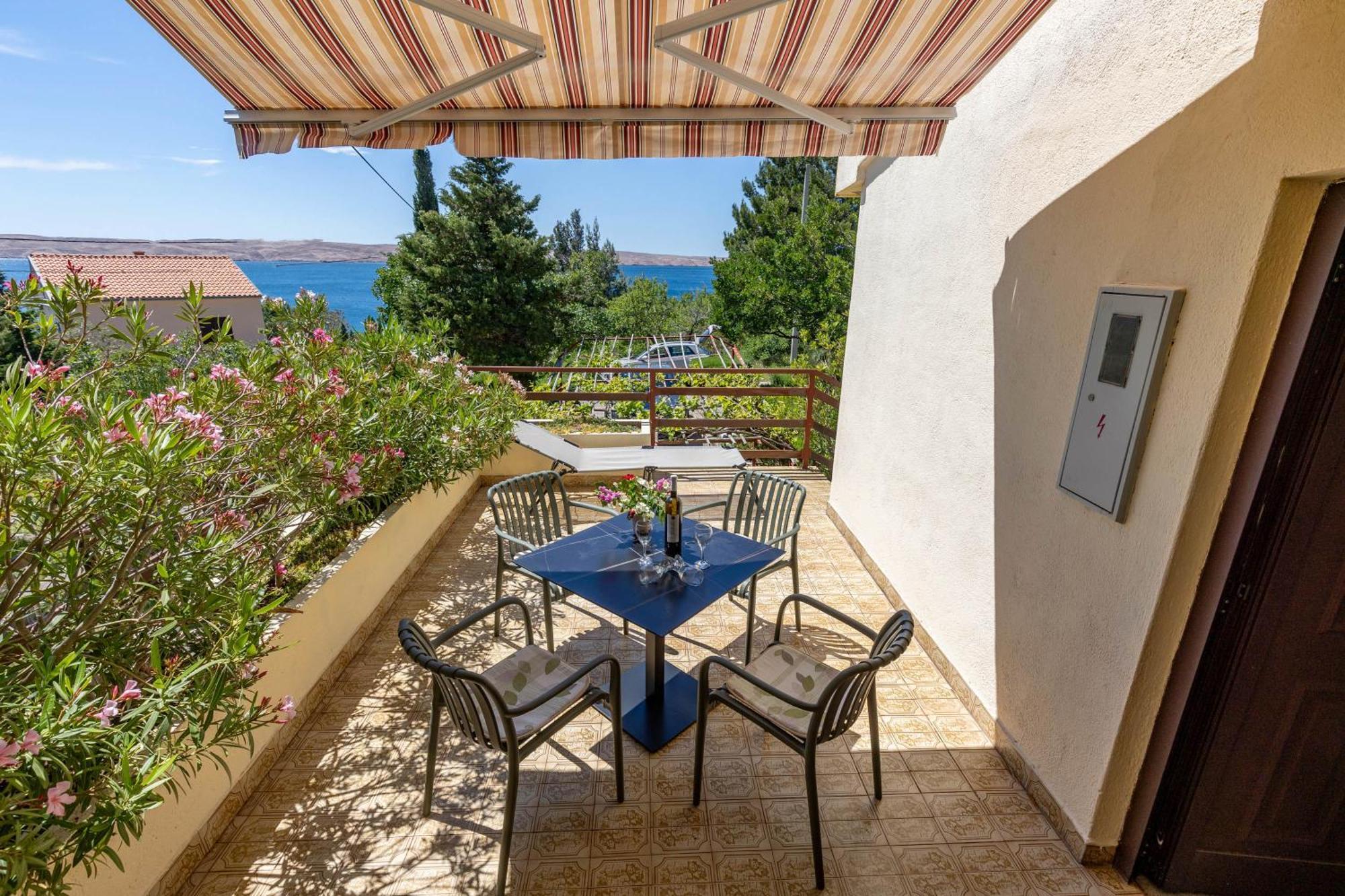 Beachfront House Nada - Happy Rentals Карлобаг Экстерьер фото